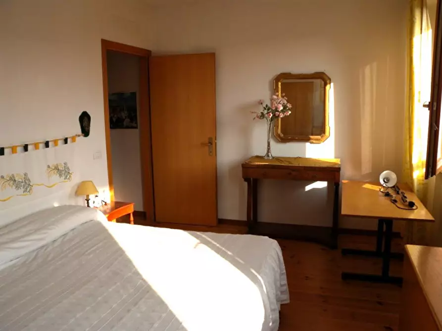 Immagine 15 di Villetta a schiera in vendita  a Valeggio Sul Mincio