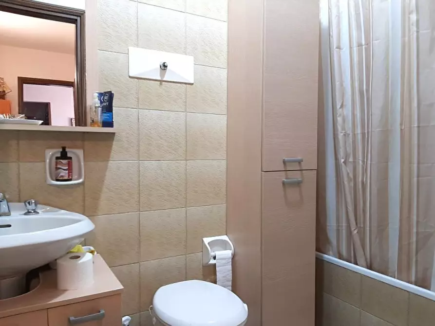 Immagine 8 di Appartamento in vendita  a Valeggio Sul Mincio