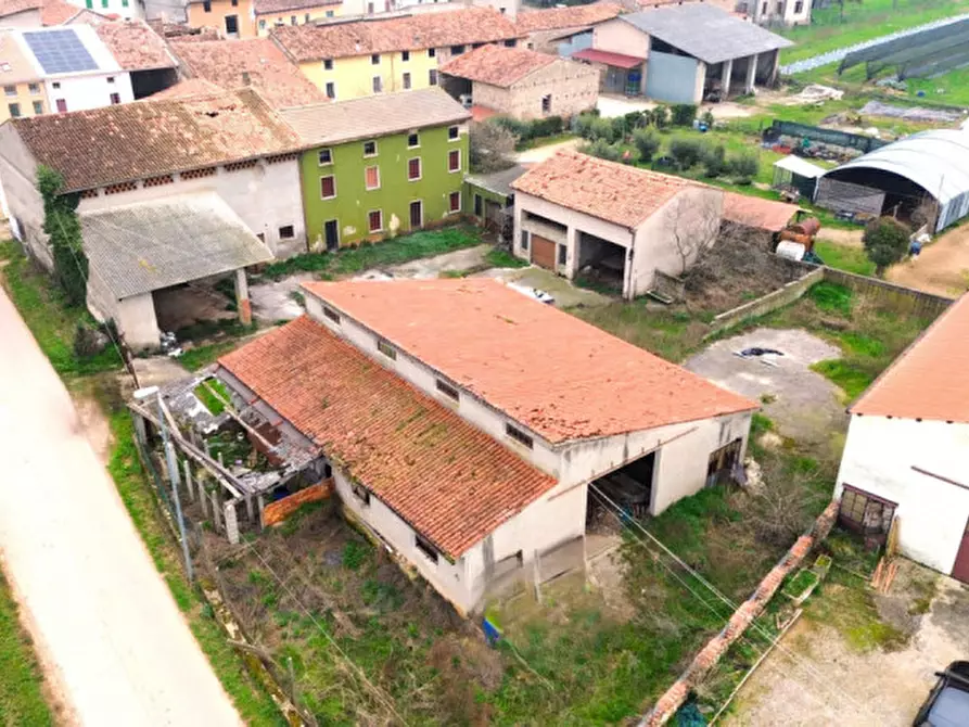 Immagine 1 di Rustico / casale in vendita  in Via Roma a Valeggio Sul Mincio