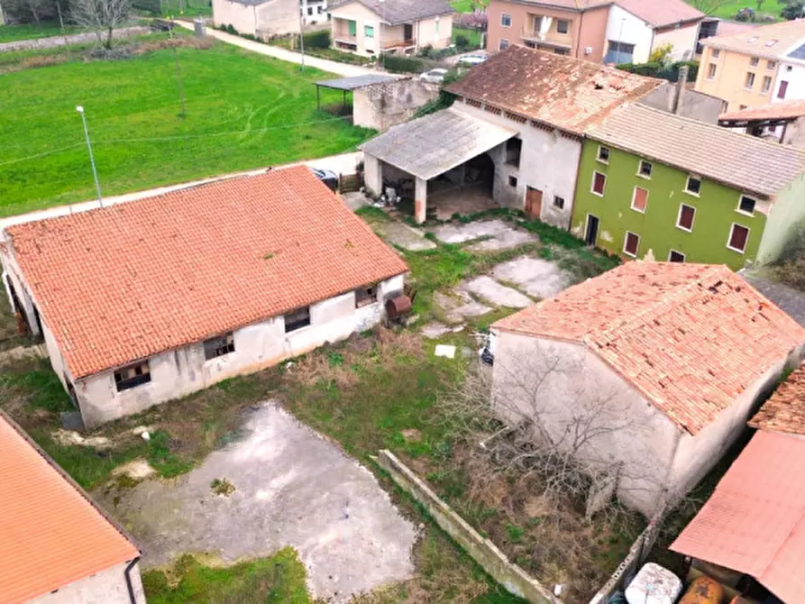 Immagine 3 di Rustico / casale in vendita  in Via Roma a Valeggio Sul Mincio