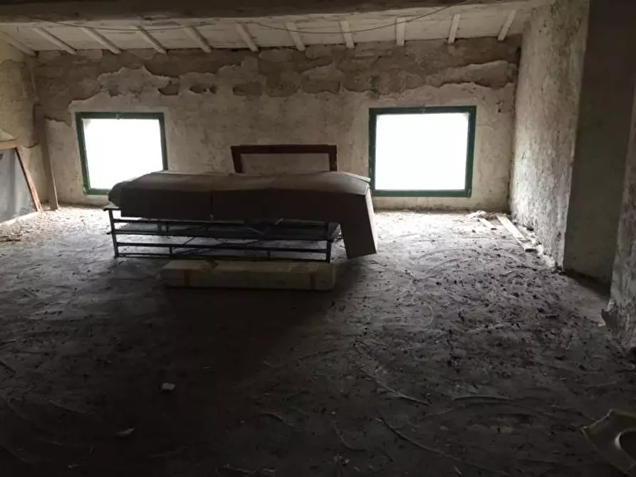 Immagine 12 di Rustico / casale in vendita  in Via Roma a Valeggio Sul Mincio