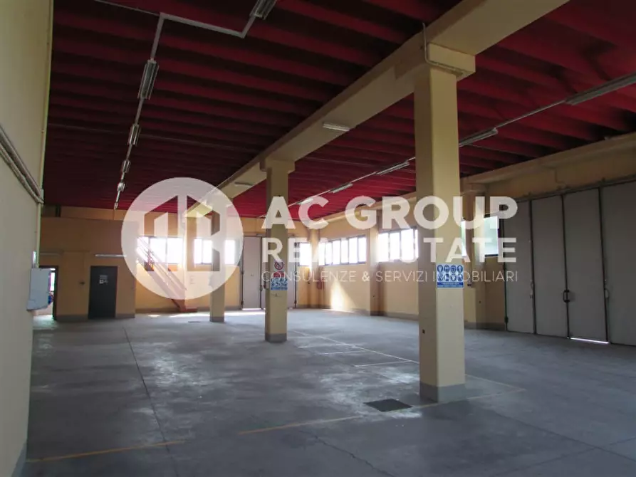 Immagine 2 di Capannone industriale in affitto  in Via I Maggio a Origgio