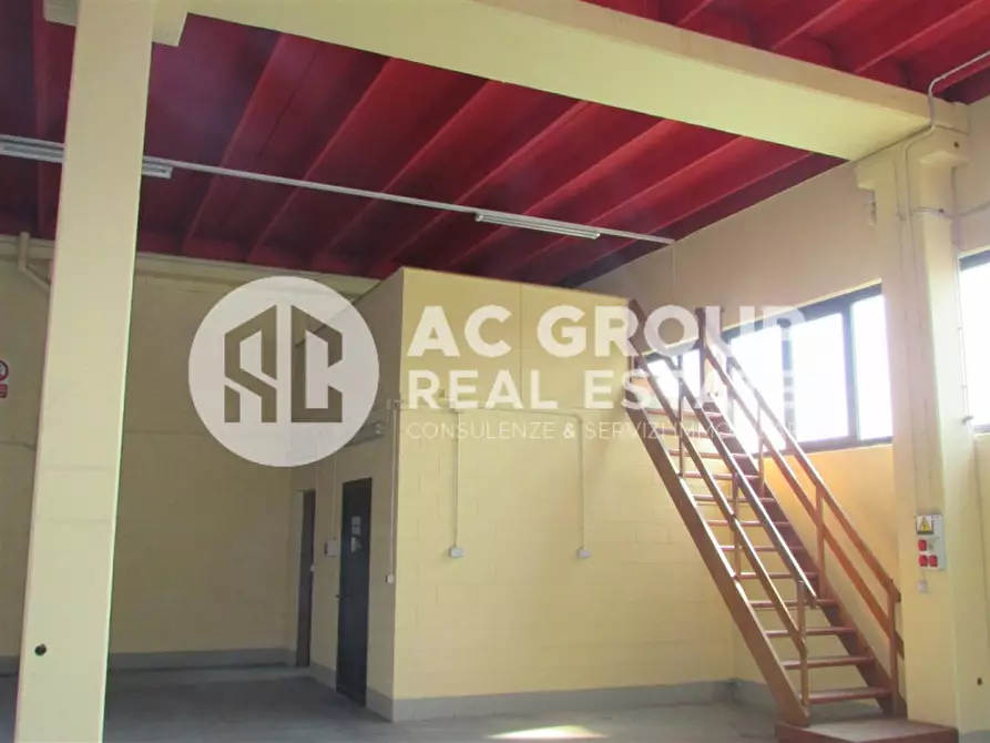 Immagine 3 di Capannone industriale in affitto  in Via I Maggio a Origgio