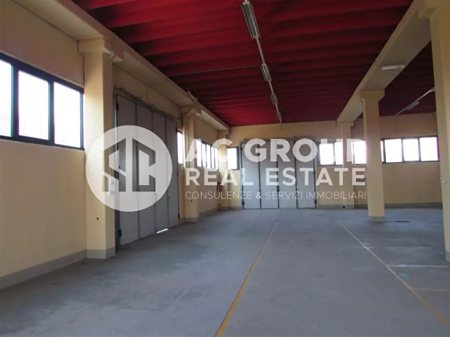 Immagine 5 di Capannone industriale in affitto  in Via I Maggio a Origgio