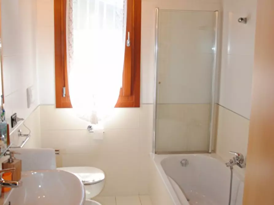 Immagine 17 di Appartamento in vendita  in VIA STRAZZACAPPA a Montegalda