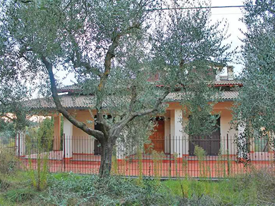 Immagine 1 di Villa in vendita  in via traversa valdichiana ovest 60 a Torrita Di Siena