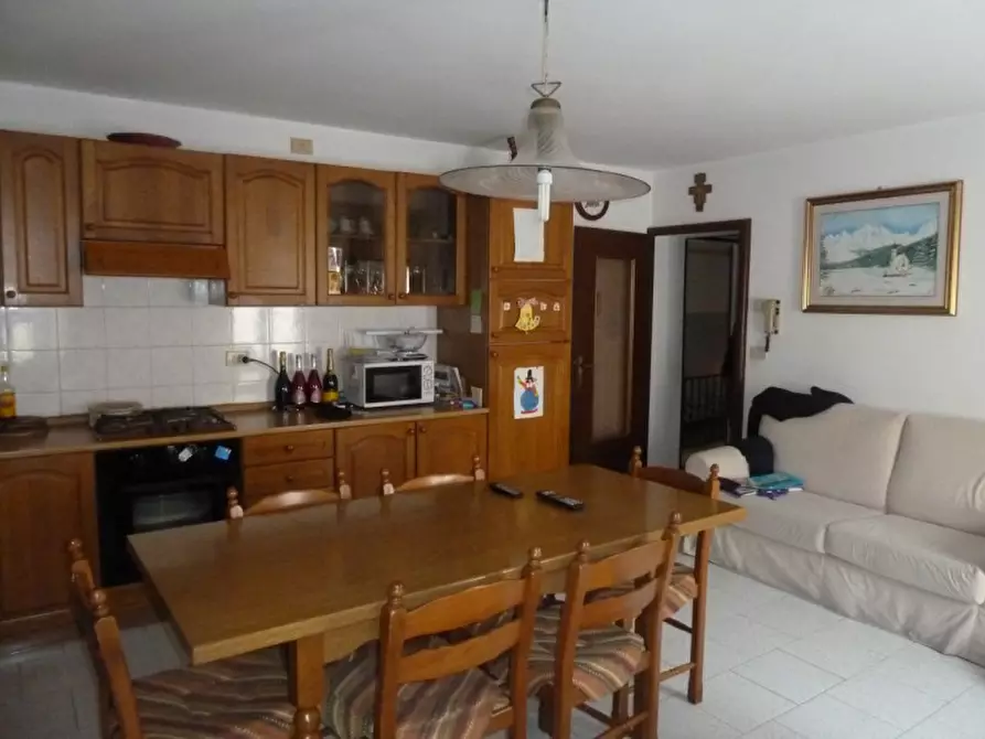 Immagine 8 di Attività commerciale in vendita  a Tregnago