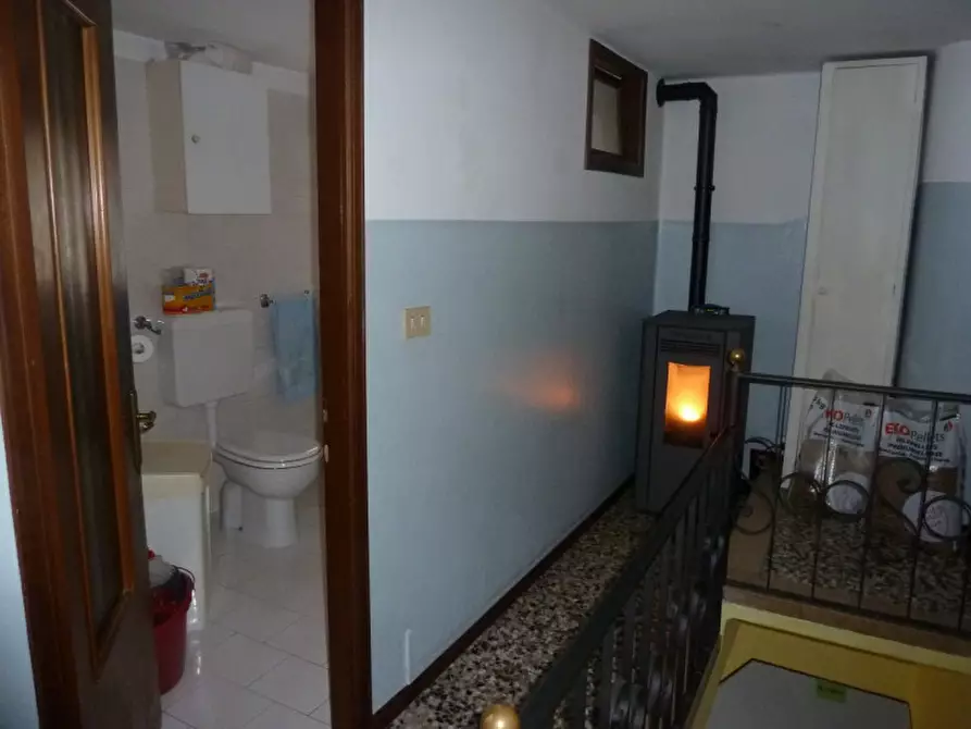 Immagine 9 di Attività commerciale in vendita  a Tregnago