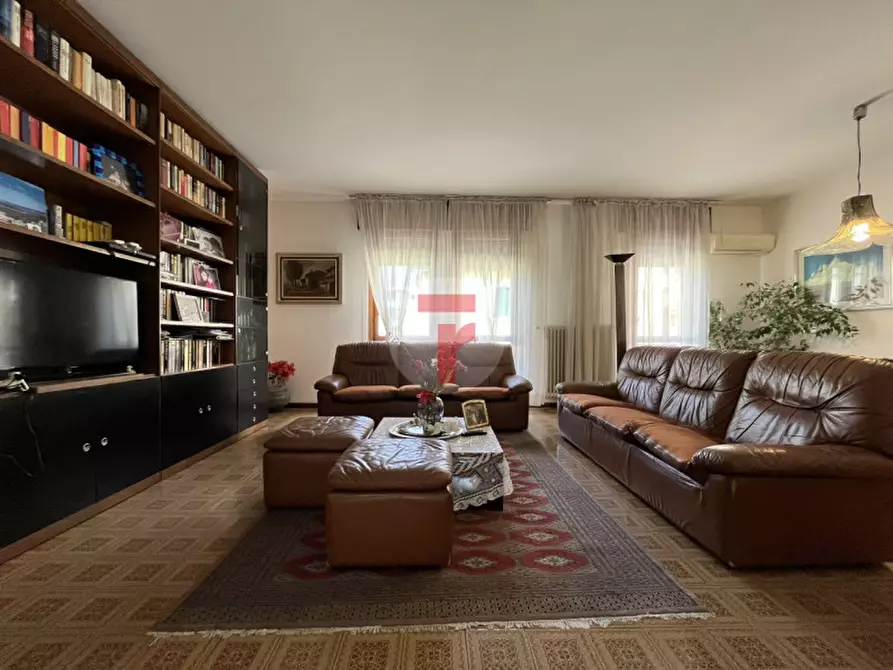 Immagine 3 di Casa bifamiliare in vendita  in Via Pietro Longhi a Padova