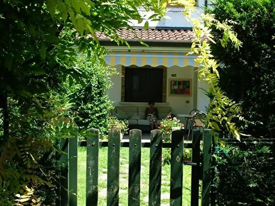 Immagine 1 di Casa bifamiliare in vendita  a Rosolina
