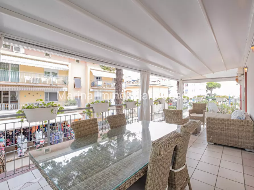 Immagine 2 di Appartamento in vendita  in via foscolo a Jesolo