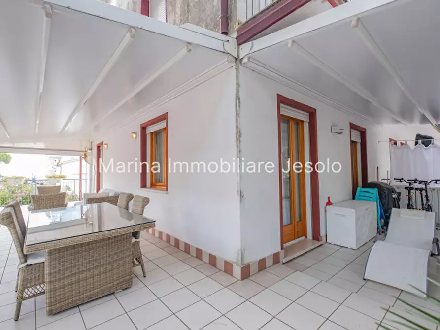 Immagine 3 di Appartamento in vendita  in via foscolo a Jesolo