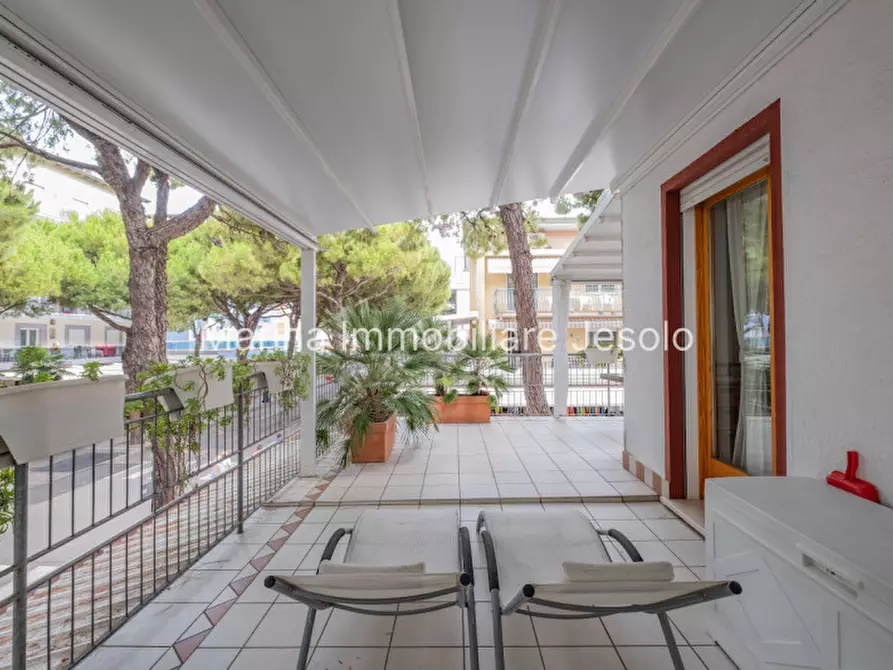 Immagine 4 di Appartamento in vendita  in via foscolo a Jesolo