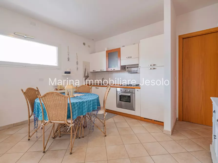 Immagine 5 di Appartamento in vendita  in via foscolo a Jesolo