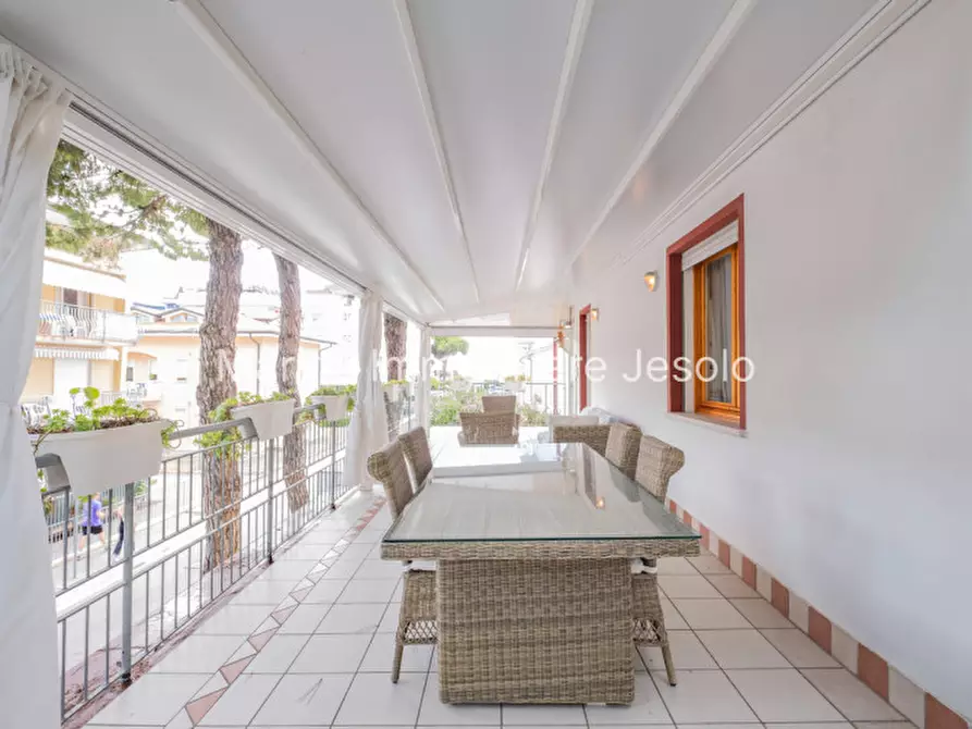 Immagine 6 di Appartamento in vendita  in via foscolo a Jesolo