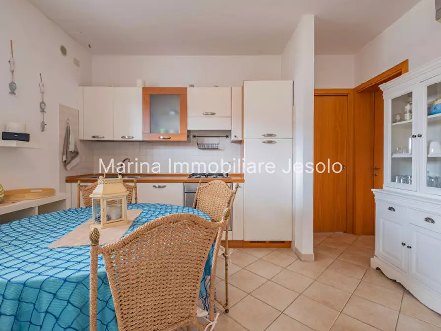 Immagine 8 di Appartamento in vendita  in via foscolo a Jesolo