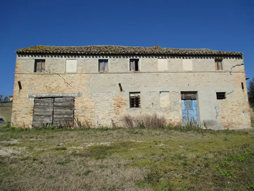 Immagine 1 di Rustico / casale in vendita  a Ostra