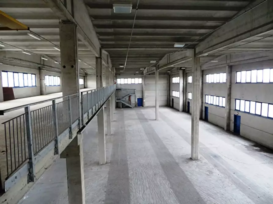 Immagine 17 di Capannone industriale in vendita  in via 11 settembre 2001 a Longiano