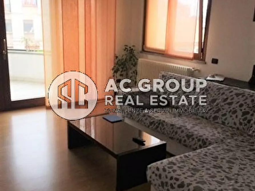 Immagine 1 di Appartamento in affitto  in via Carducci a Saronno