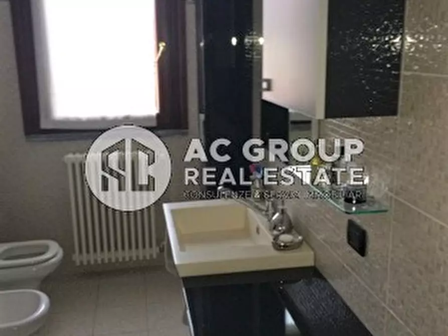 Immagine 3 di Appartamento in affitto  in via Carducci a Saronno