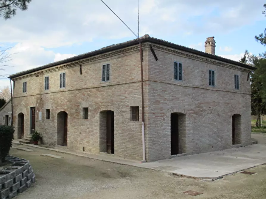 Immagine 1 di Rustico / casale in vendita  a Senigallia