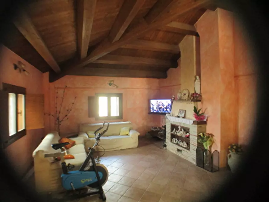 Immagine 9 di Rustico / casale in vendita  a Senigallia