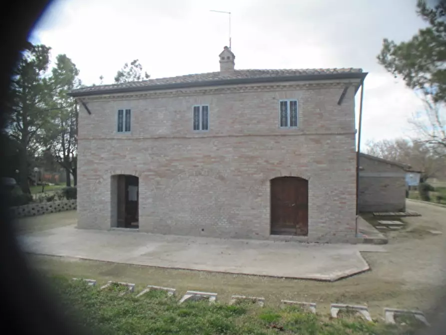 Immagine 24 di Rustico / casale in vendita  a Senigallia