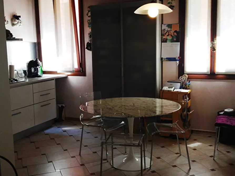 Immagine 2 di Palazzo in vendita  a Padova