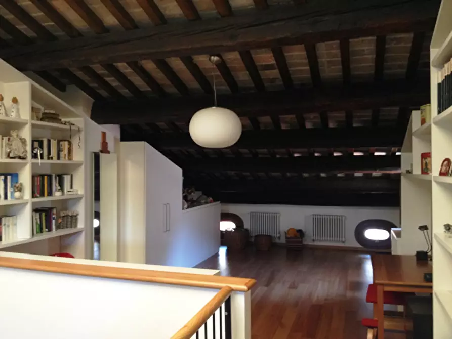 Immagine 9 di Palazzo in vendita  a Padova