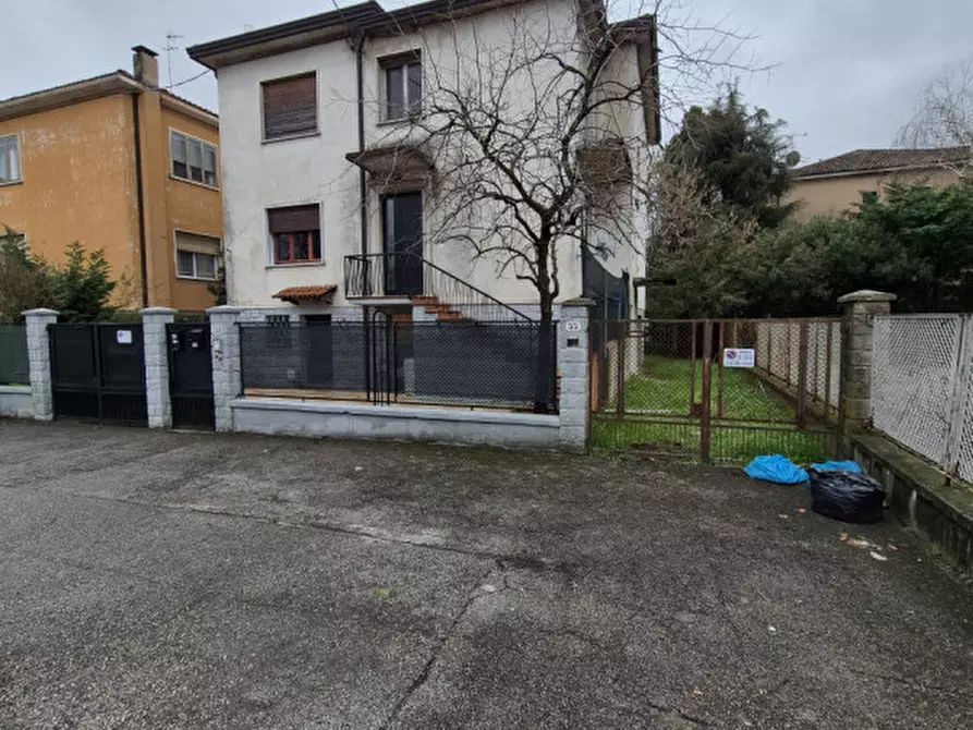 Immagine 1 di Casa bifamiliare in vendita  in Via Lucindo Faggin a Padova
