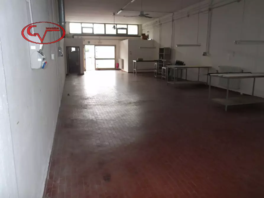 Immagine 1 di Laboratorio in vendita  in Ponte alle Forche a San Giovanni Valdarno