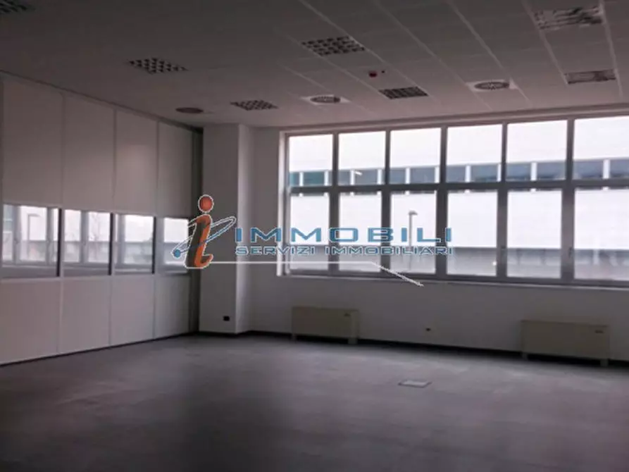 Immagine 9 di Palazzo in vendita  in VIA KOCH ROBERTO a Milano