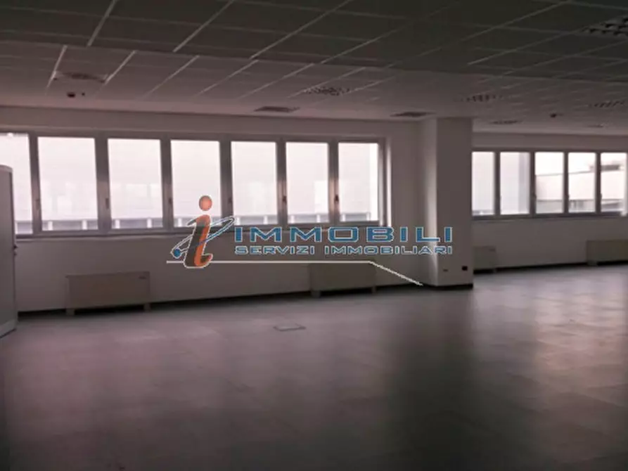 Immagine 19 di Palazzo in vendita  in VIA KOCH ROBERTO a Milano