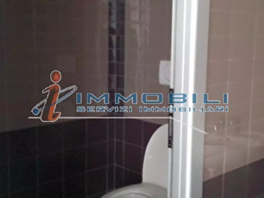 Immagine 21 di Palazzo in vendita  in VIA KOCH ROBERTO a Milano