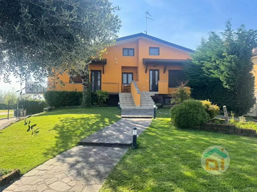 Immagine 1 di Villa in vendita  in via Staranzano, 22 a Ronchi Dei Legionari