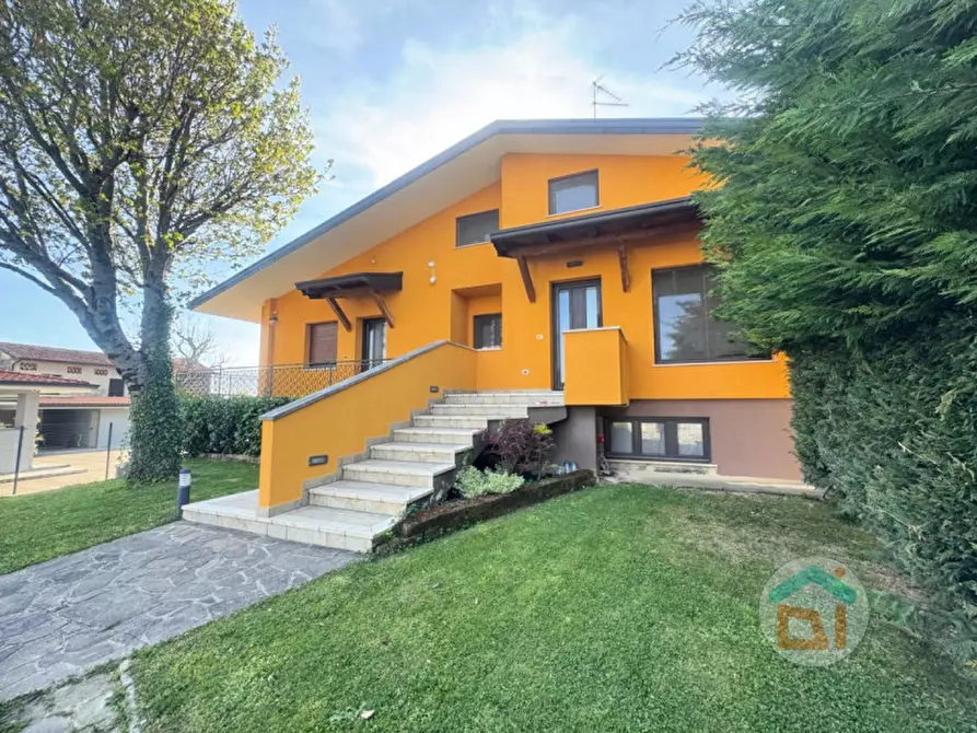 Immagine 2 di Villa in vendita  in via Staranzano, 22 a Ronchi Dei Legionari