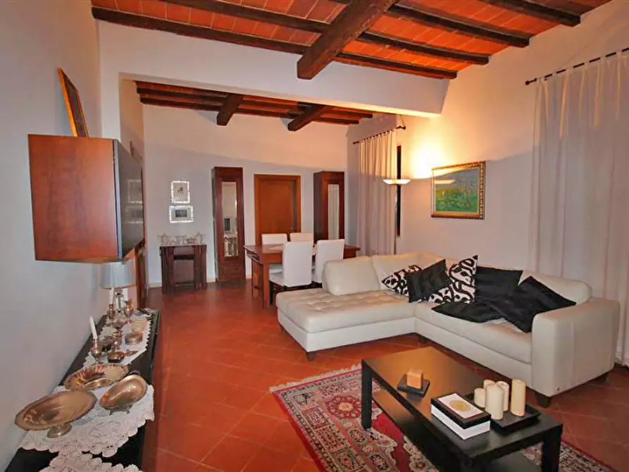 Immagine 6 di Casa bifamiliare in vendita  in via trento a Sinalunga