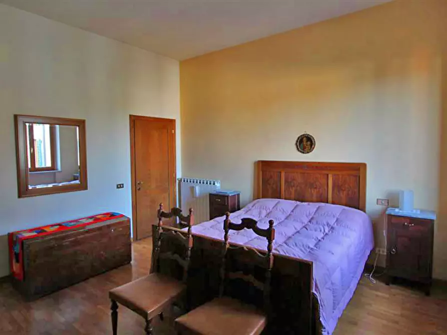 Immagine 9 di Casa bifamiliare in vendita  in via trento a Sinalunga