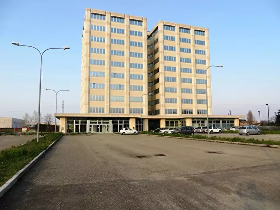 Immagine 4 di Negozio in vendita  in via Lambertini a Imola