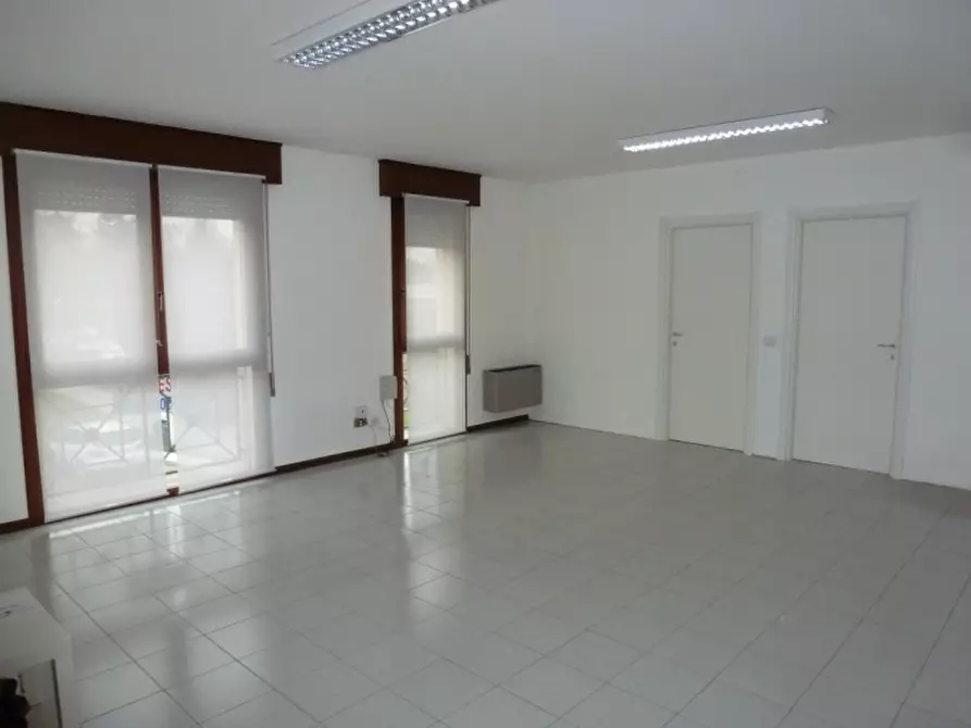Immagine 1 di Ufficio in vendita  in via roma a Saonara