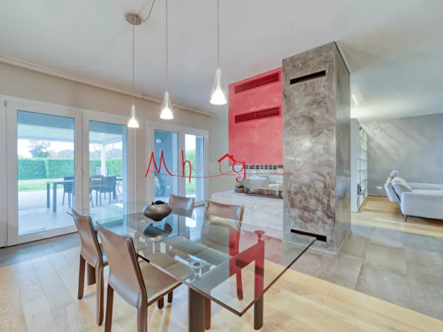 Immagine 1 di Villa in vendita  in Via Venzone a Padova