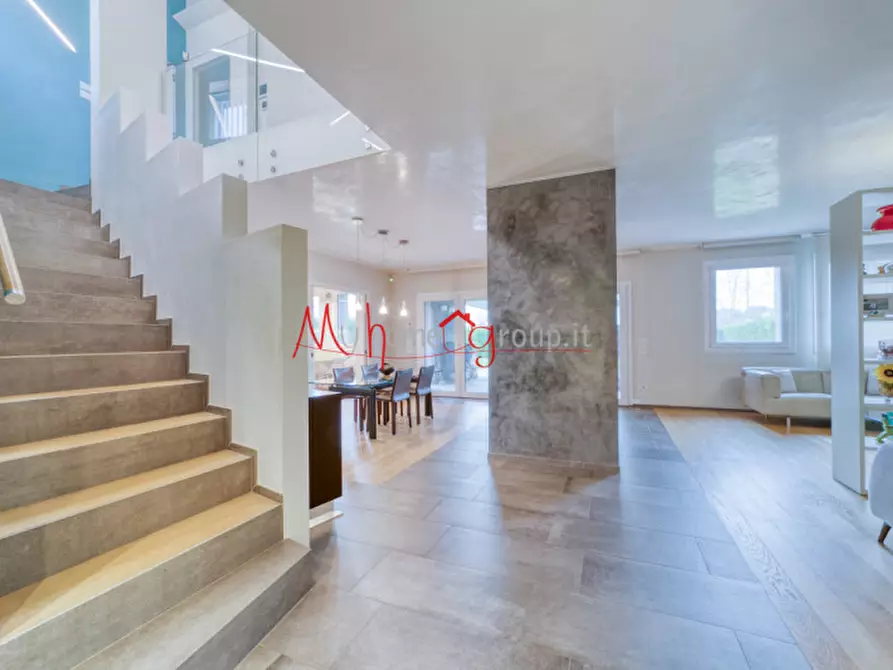 Immagine 2 di Villa in vendita  in Via Venzone a Padova