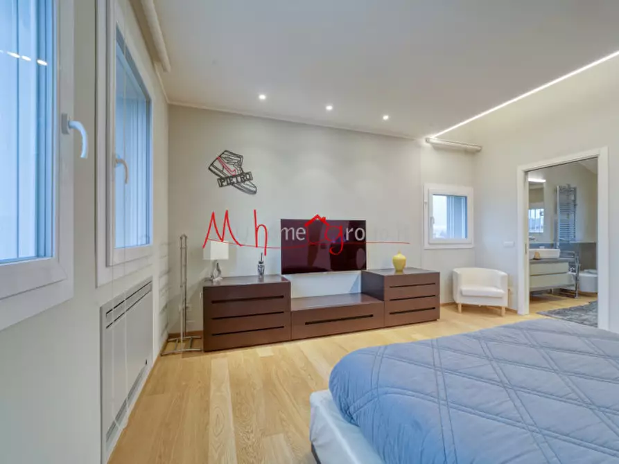 Immagine 23 di Villa in vendita  in Via Venzone a Padova