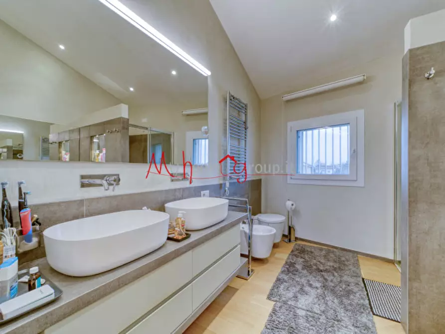 Immagine 25 di Villa in vendita  in Via Venzone a Padova