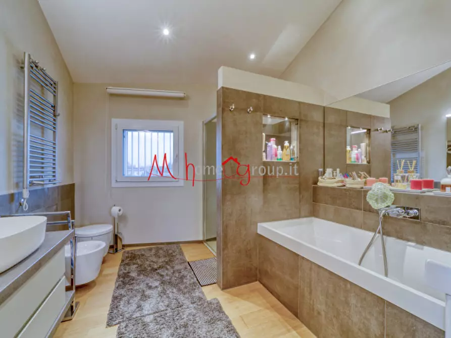 Immagine 26 di Villa in vendita  in Via Venzone a Padova