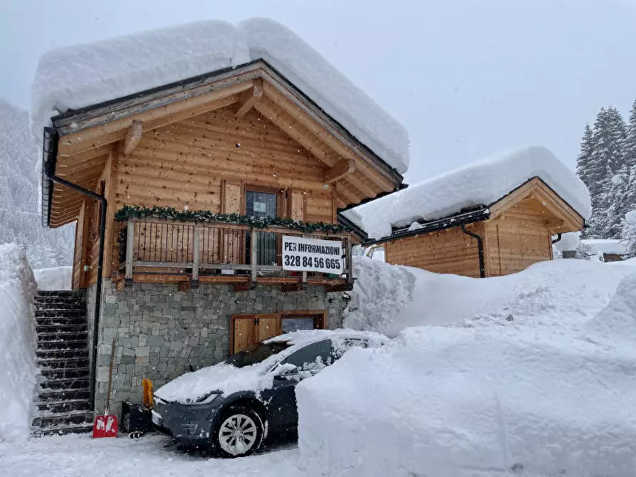 Immagine 2 di Casa indipendente in vendita  in Via Pineta a Falcade