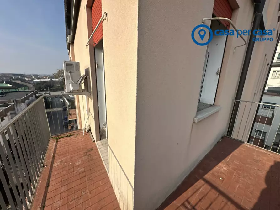Immagine 32 di Appartamento in vendita  in Corso del Popolo 40 a Rovigo