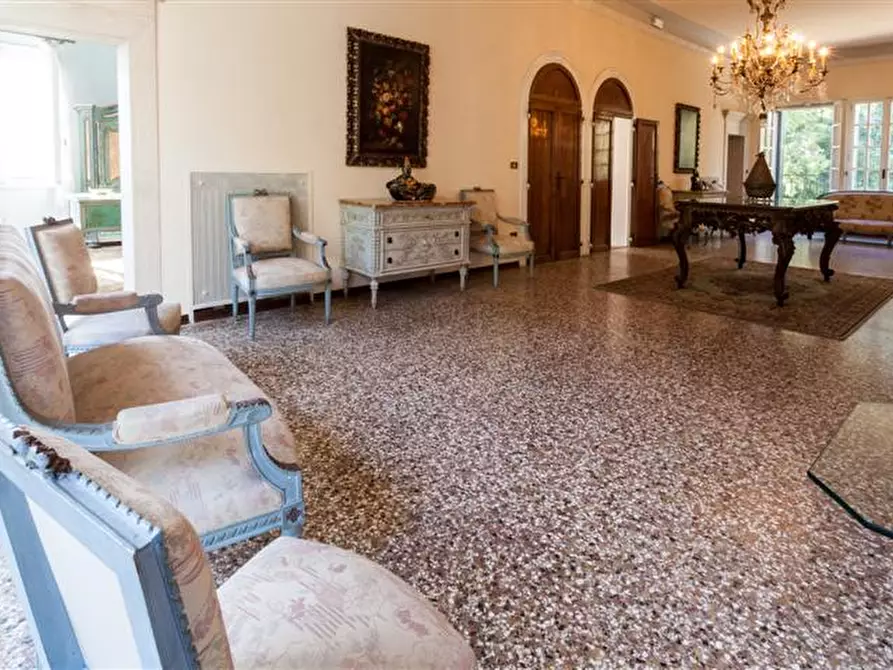 Immagine 2 di Villa in vendita  a Massanzago