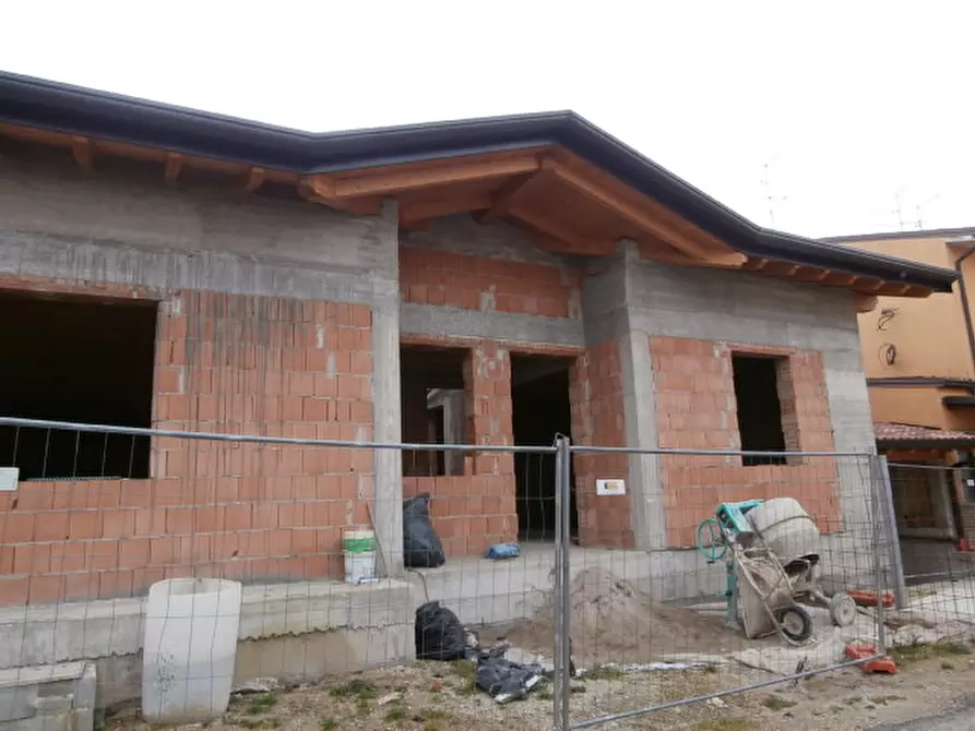 Immagine 3 di Villa in vendita  a Bovolone