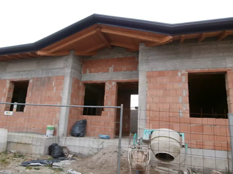 Immagine 8 di Villa in vendita  a Bovolone